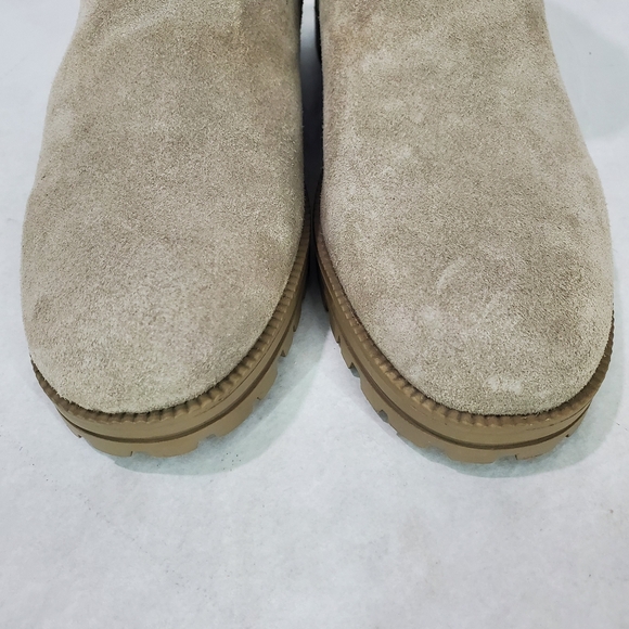EUC Lucky Brand Hazyl Bootie 7.5 M GENUINE LEATHER Lug Chelsea Suede - Picture 3 of 9